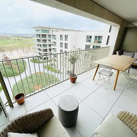 Elegant 3 Bedrooms Flat In Cloche D'or With Terrace And Parking *