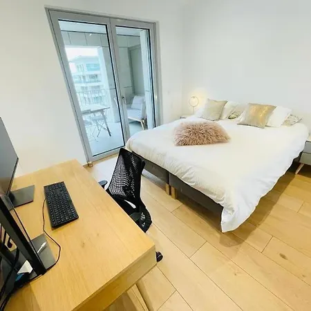 Elegant 3 Bedrooms Flat In Cloche D'or With Terrace And Parking