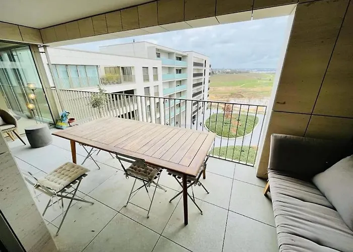 Elegant 3 Bedrooms Flat In Cloche D'or With Terrace And Parking *