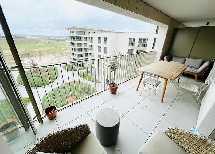 Elegant 3 Bedrooms Flat In Cloche D'or With Terrace And Parking *