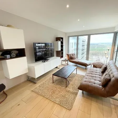 Elegant 3 Bedrooms Flat In Cloche D'or With Terrace And Parking