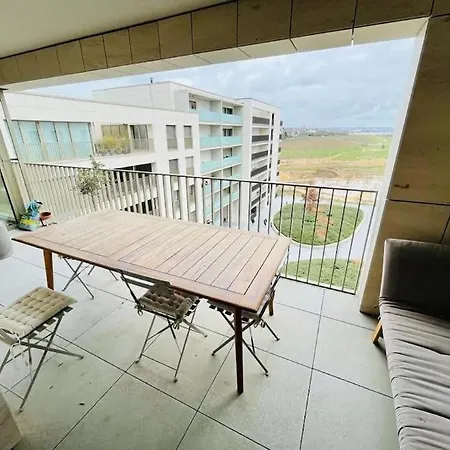 Elegant 3 Bedrooms Flat In Cloche D'or With Terrace And Parking *
