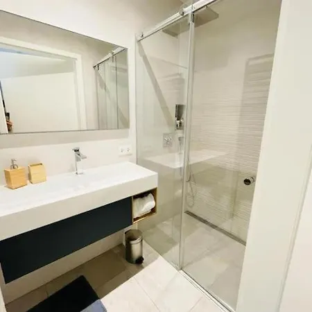 Apartment Elegant 3 Bedrooms Flat In Cloche D'or With Terrace And Parking *