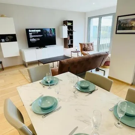 Elegant 3 Bedrooms Flat In Cloche D'or With Terrace And Parking *