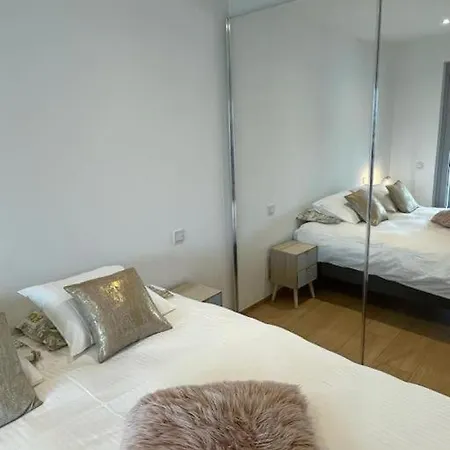Apartment Elegant 3 Bedrooms Flat In Cloche D'or With Terrace And Parking *